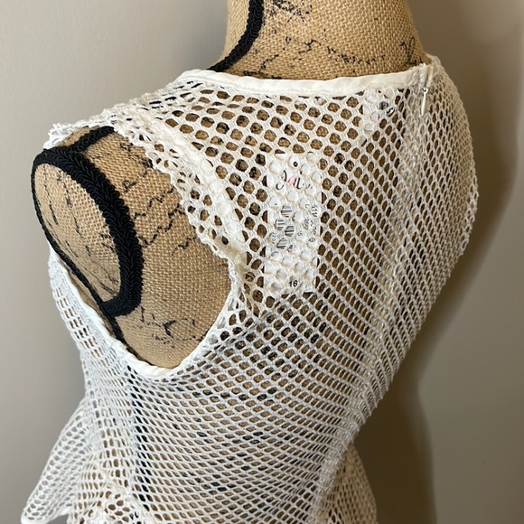 See-through Patterned Peplum Top - Picture 6 of 6